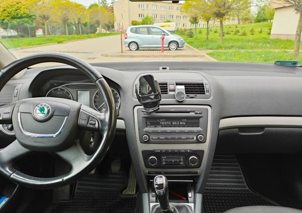 Skoda Octavia cena 23900 przebieg: 123800, rok produkcji 2012 z Chełm małe 46